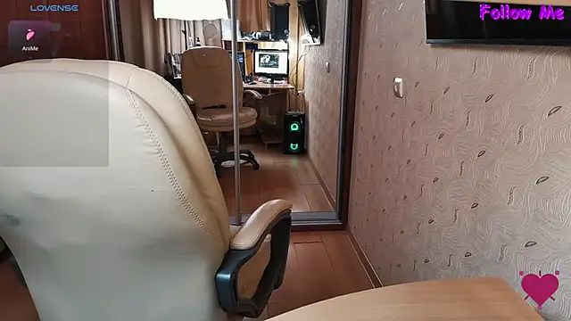 Snapshot of MyLadySkyLuck chatting on September 27, 4:56 pm MyLadySkyLuck online show from September 27, 4:56 pm