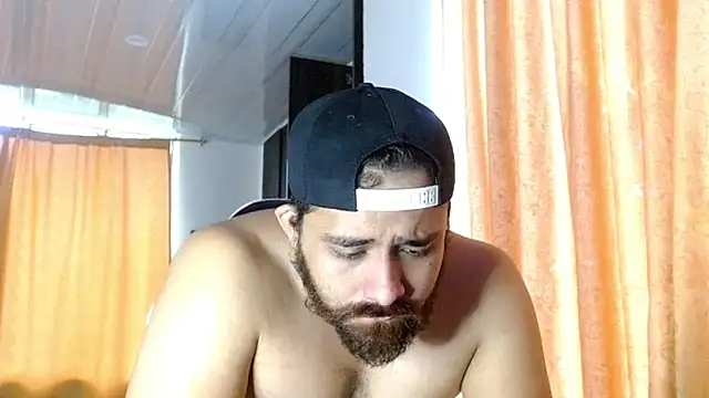 aronmiller404 online show from February 6, 1:03 pm