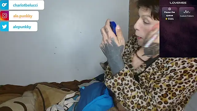 charlotbelucci  online show from December 23, 8:56 am