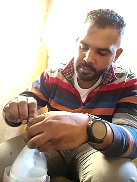 ListedLoin online show from January 6, 1:19 pm