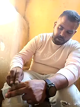 ListedLoin online show from January 7, 1:14 pm