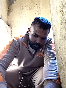 ListedLoin online show from March 9, 12:09 pm