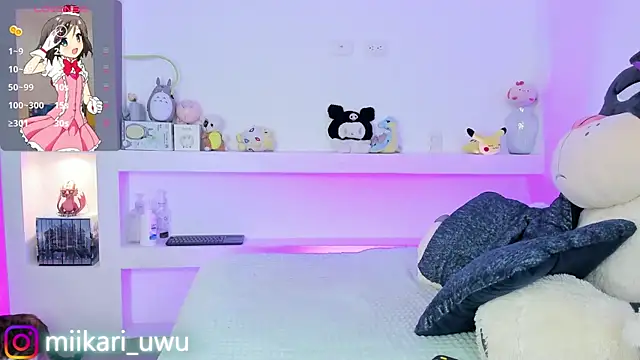 Snapshot of Ahri_Elderwood chatting on March 15, 3:40 am Ahri Elderwood online show from March 15, 3:40 am