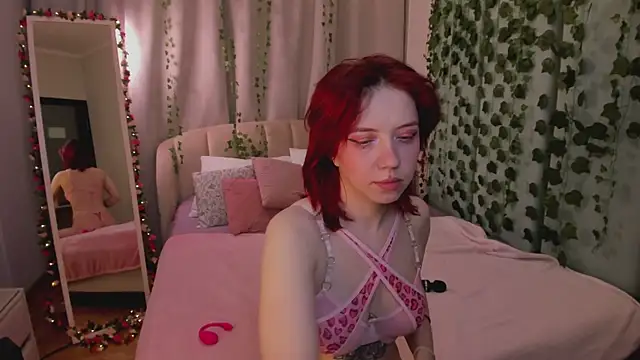 Love is Lola online show from December 16, 12:15 am