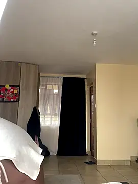 Snapshot of prettymelanin chatting on October 19, 6:36 am prettymelanin online show from October 19, 6:36 am