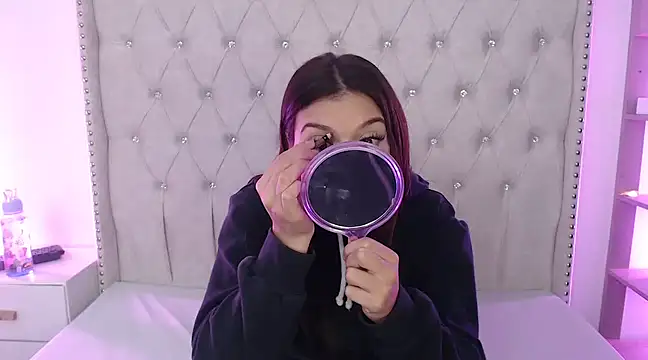 Abril Squirt online show from March 2, 8:48 am