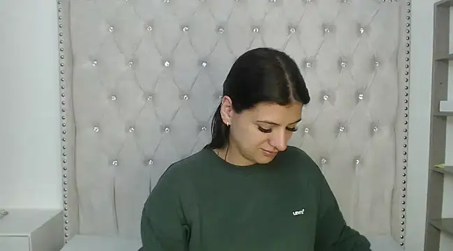 Abril Squirt online show from March 9, 2:50 am