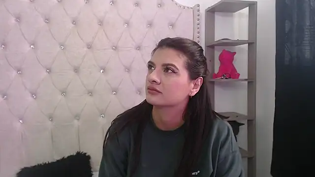 Abril Squirt online show from March 1, 5:48 pm