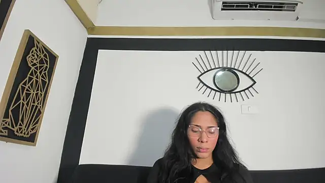 EmilyGomezLS online show from March 31, 11:32 am