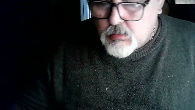 Snapshot of cashot58 chatting on June 11, 10:46 am cashot58 online show from June 11, 10:46 am