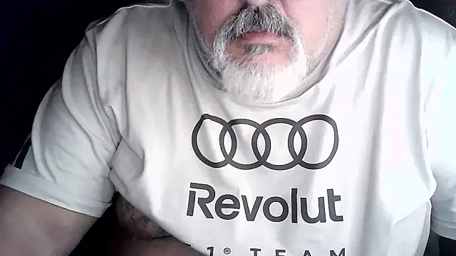 Snapshot of cashot58 chatting on June 29, 1:44 pm cashot58 online show from June 29, 1:44 pm