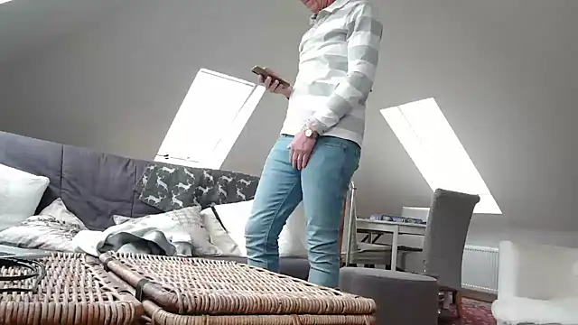 maxmueller321 online show from April 19, 8:02 am