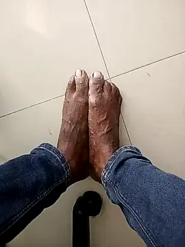 Tamil boy age28 online show from November 2, 4:26 am