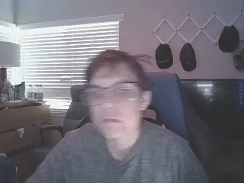 Snapshot of KaliSnow199623 chatting on December 2, 12:41 am KaliSnow199623 online show from December 2, 12:41 am