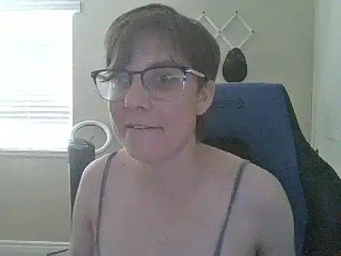 Snapshot of KaliSnow199623 chatting on February 5, 12:20 am KaliSnow199623 online show from February 5, 12:20 am