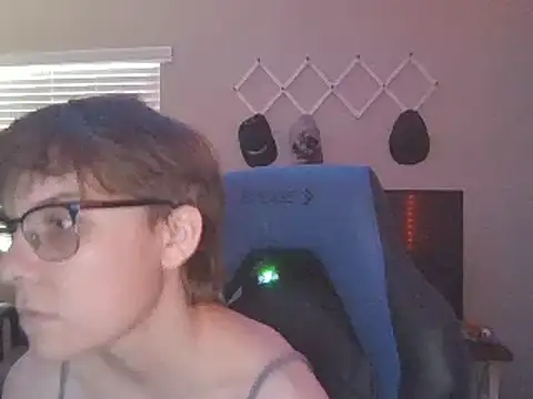 Snapshot of KaliSnow199623 chatting on February 8, 12:06 am KaliSnow199623 online show from February 8, 12:06 am