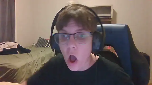 Snapshot of KaliSnow199623 chatting on October 23, 4:23 am KaliSnow199623 online show from October 23, 4:23 am