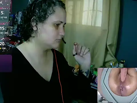 Snapshot of lolalicious_758 chatting on May 19, 9:10 pm lolalicious 758 online show from May 19, 9:10 pm