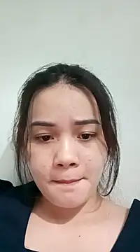 Ngoc-Trinh online show from December 11, 1:28 pm