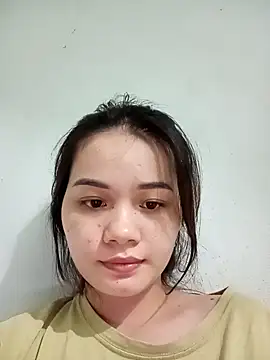 Ngoc-Trinh online show from December 15, 7:57 am