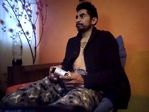 Angel Coronel online show from December 6, 12:02 am