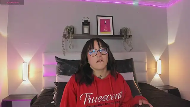 sofi bakerr online show from April 18, 11:36 am