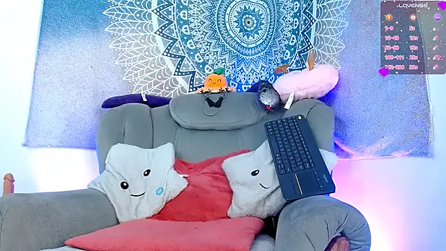 tevenwhiite online show from March 12, 9:23 am