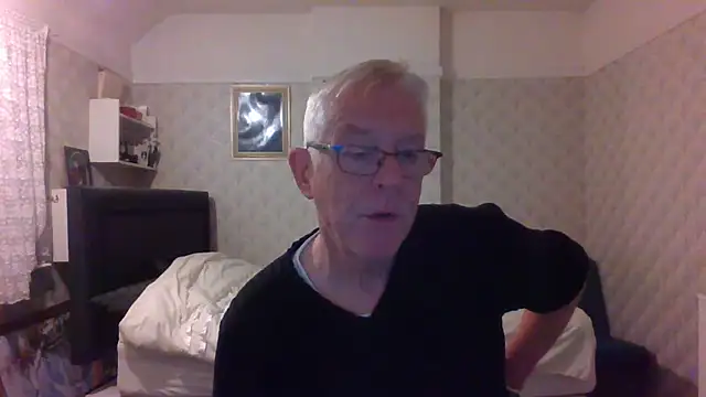 Snapshot of shaun63m chatting on October 29, 1:30 am shaun63m online show from October 29, 1:30 am