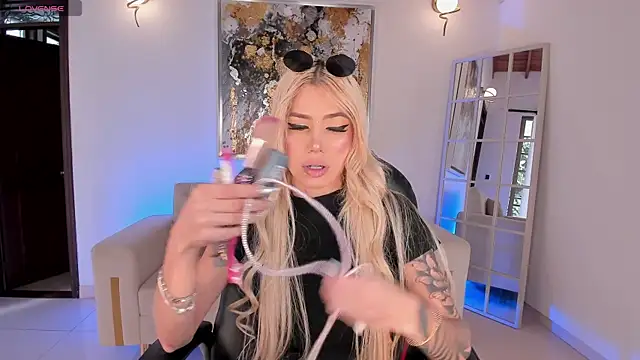 HannaConnor  online show from March 29, 6:08 pm