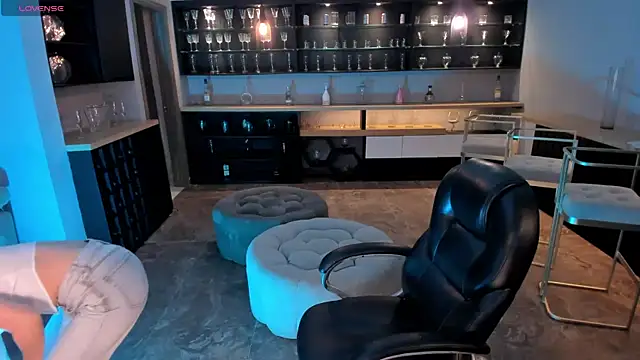 ViolettHansson online show from March 8, 7:09 pm