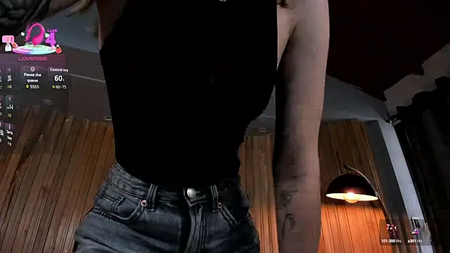 ViolettHansson online show from September 16, 6:09 pm