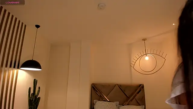 AliceHarper  online show from December 4, 5:32 pm