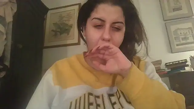 holyeroticss online show from February 15, 9:27 am