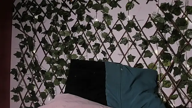 CoralineSanchez online show from December 19, 8:05 pm