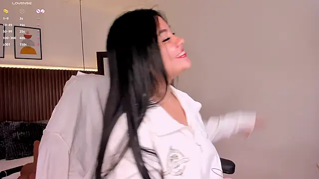 aliscollins  online show from December 30, 8:43 am