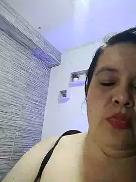 lunanataly online show from March 17, 8:19 pm