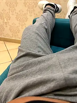 Snapshot of Teloficco chatting on December 7, 12:08 am Teloficco online show from December 7, 12:08 am