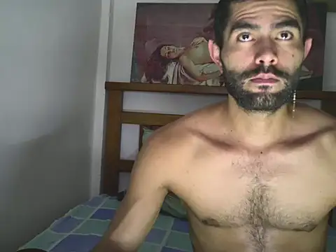 Snapshot of hideonbush051 chatting on October 21, 4:46 am hideonbush051 online show from October 21, 4:46 am