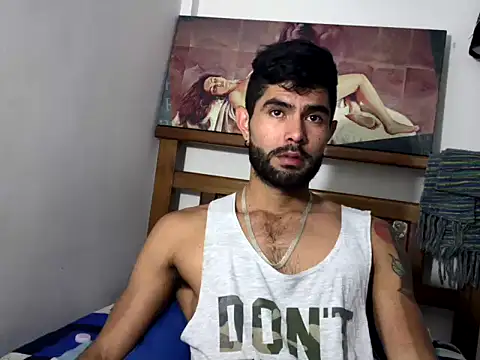 hideonbush051 online show from February 16, 2:07 am