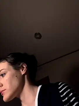 Snapshot of rileyyb_ chatting on February 13, 5:47 am rileyyb online show from February 13, 5:47 am