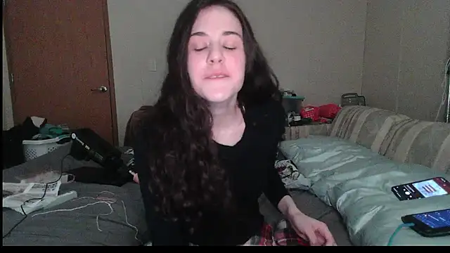Snapshot of rileyyb_ chatting on May 8, 10:26 pm rileyyb online show from May 8, 10:26 pm
