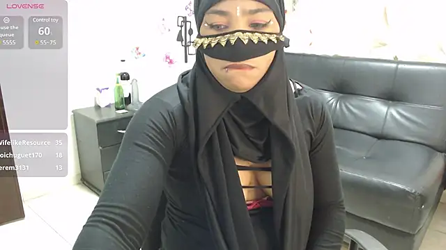 Snapshot of Aaliyah_brown chatting on January 25, 11:13 am Aaliyah brown online show from January 25, 11:13 am