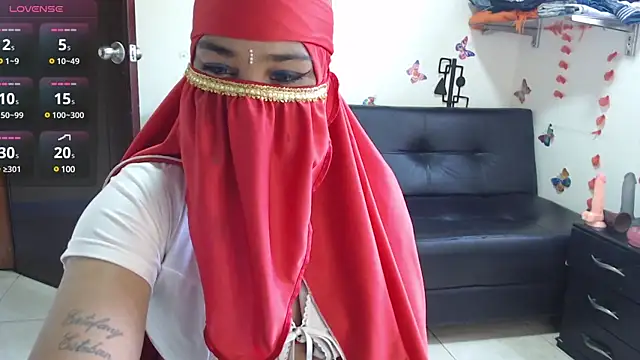 Snapshot of Aaliyah_brown chatting on February 6, 2:15 pm Aaliyah brown online show from February 6, 2:15 pm