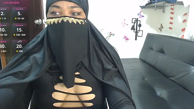 Snapshot of Aaliyah_brown chatting on March 9, 7:56 am Aaliyah brown online show from March 9, 7:56 am