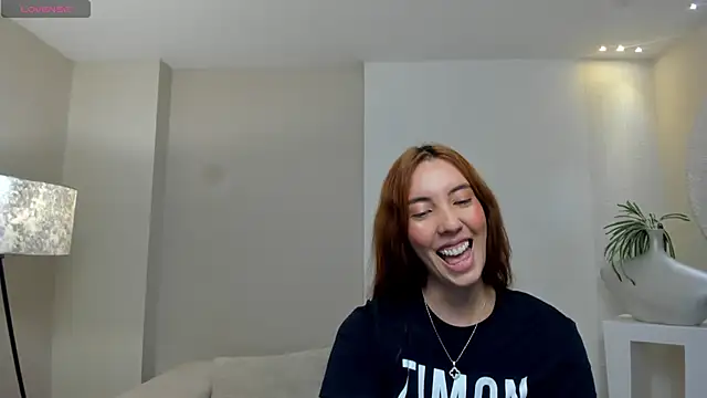 Snapshot of AnaisNin chatting on June 4, 6:58 pm AnaisNin online show from June 4, 6:58 pm