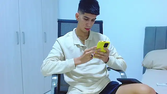 Snapshot of jhony-sex chatting on October 15, 6:13 am jhony-sex online show from October 15, 6:13 am