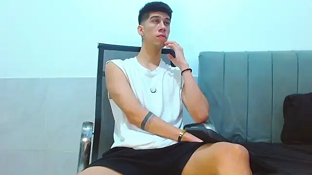 jhony-sex online show from April 24, 8:39 am