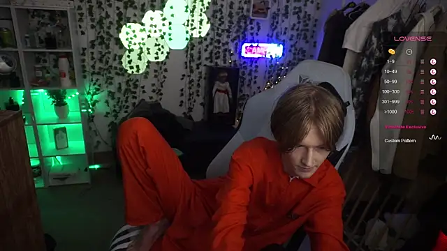 Snapshot of twinkben chatting on January 31, 8:22 pm twinkben online show from January 31, 8:22 pm