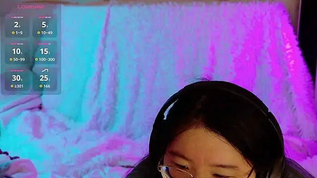 Snapshot of Kara-Nuna chatting on September 14, 11:04 pm Kara-Nuna online show from September 14, 11:04 pm