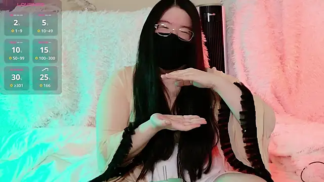 Snapshot of Kara-Nuna chatting on October 21, 1:39 am Kara-Nuna online show from October 21, 1:39 am